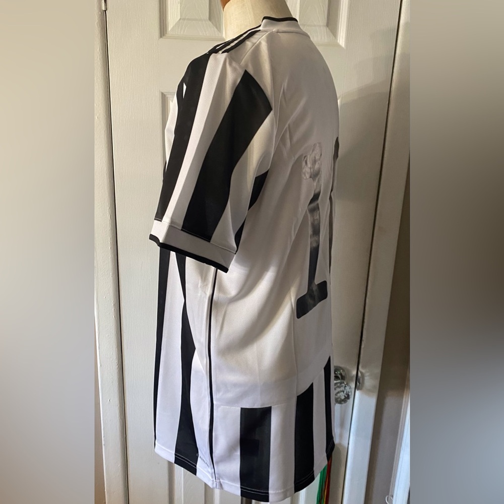 ⚽️🇮🇹Adidas x Juventus Home Jersey # 10 - Picture 6 of 9